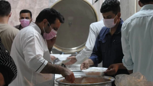 طبخ و توزیع 2000 پرس غذای گرم بین نیازمندان به همت بسیج دانشجویی دانشگاه فرهنگیان استان قزوین 5