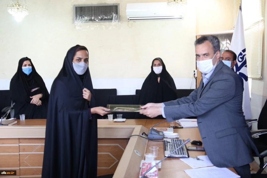 تجلیل از مسئولان روابط عمومی پردیس های استانی دانشگاه فرهنگیان یزد
 6