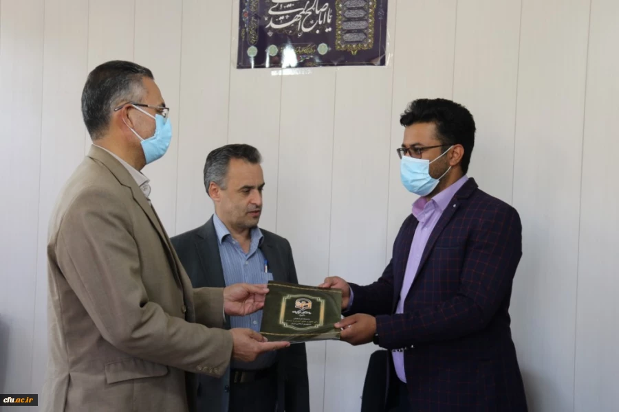 تجلیل از مسئولان روابط عمومی پردیس های استانی دانشگاه فرهنگیان یزد
 2