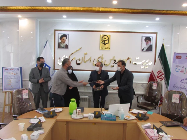 از پوستر مسابقه کشوری طنز ورزشی رونمایی شد
 3