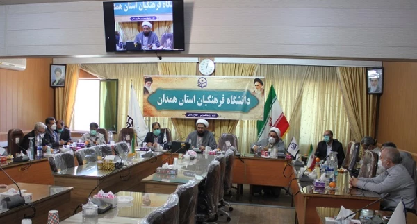 ملاک ها و شاخصه های انتخاب اصلح از منظر امام خمینی (ره) و مقام معظم رهبری (زید عزه)
 4