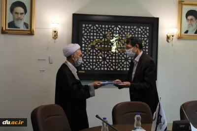 توسط مدیریت امور پردیس های استان خراسان رضوی انجام شد:

 انعقاد تفاهم نامه همکاری فی مابین ستاد اقامه نماز استان و دانشگاه فرهنگیان خراسان رضوی