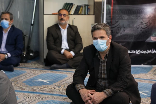 مکتب امام خمینی (ره) ترسیم کننده مسیر حرکت رهبران و مجاهدان انقلابی، اسلامی است 14