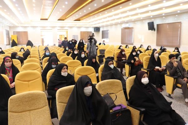 همایش بانوی تحول آفرین، بانومجتهده امین
 3