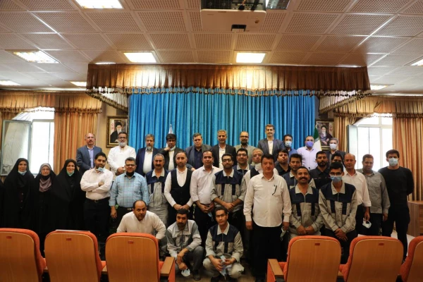 تقدیر از زحمات نیروهای خدماتی سازمان مرکزی در مراسم تشییع و تدفین شهید گمنام 8