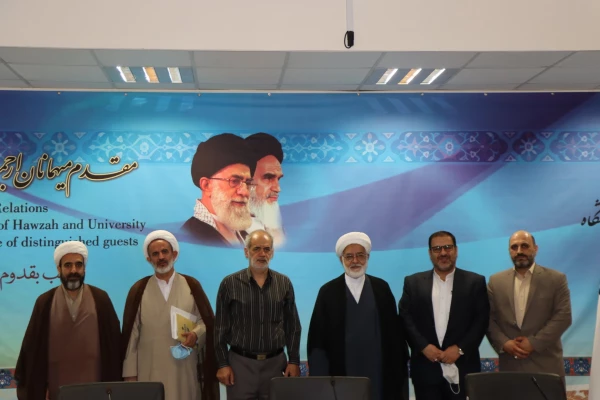 بازدید حسن محمدپور سرپرست مدیریت امور پردیس های استان قم از پژوهشگاه حوزه و دانشگاه 5