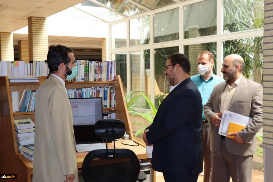 بازدید حسن محمدپور سرپرست مدیریت امور پردیس های استان قم از پژوهشگاه حوزه و دانشگاه 8