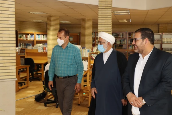 بازدید حسن محمدپور سرپرست مدیریت امور پردیس های استان قم از پژوهشگاه حوزه و دانشگاه 9
