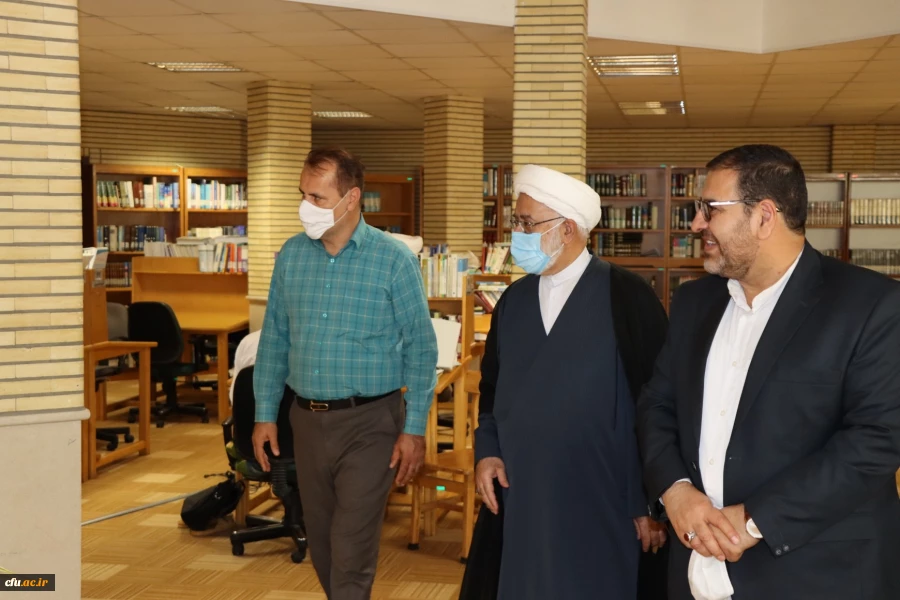 بازدید حسن محمدپور سرپرست مدیریت امور پردیس های استان قم از پژوهشگاه حوزه و دانشگاه 9