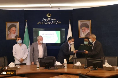 با حضور مدیر کل آموزش و پرورش خراسان رضوی منعقد شد:

تفاهم نامه سه جانبه فی مابین آموزش و پرورش، دانشگاه فرهنگیان و بسیج دانشجویی استان