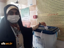 حضور پرشور دانشجومعلمان دانشگاه فرهنگیان یزد در انتخابات 1400 به روایت تصویر
 5