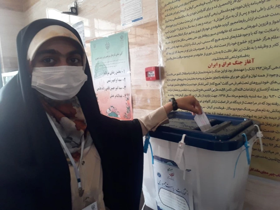 حضور پرشور دانشجومعلمان دانشگاه فرهنگیان یزد در انتخابات 1400 به روایت تصویر
 5