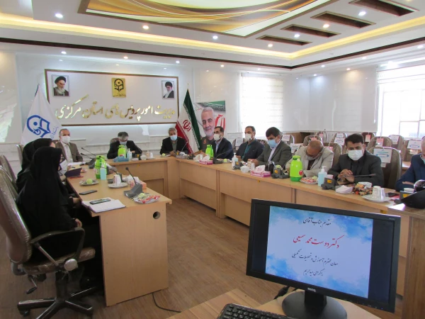 اگر میخواهیم تربیت معلم تاثیرگذار باشد باید نگاه مکتبی و انقلابی داشته باشیم
 2