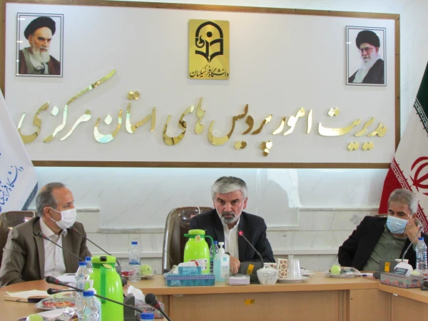 اگر میخواهیم تربیت معلم تاثیرگذار باشد باید نگاه مکتبی و انقلابی داشته باشیم
 10