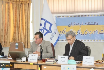 در دانشگاه فرهنگیان استان قزوین، برگزار شد:

نقد برنامه درسی دانشگاه فرهنگیان برای تربیت معلم فناور