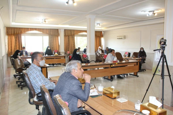 کرسی نقد و بررسی "نقد برنامه درسی دانشگاه فرهنگیان برای تربیت معلم فناور" 2