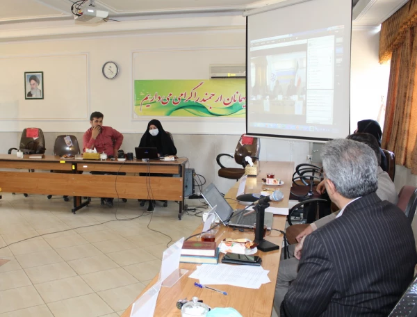 کرسی نقد و بررسی "نقد برنامه درسی دانشگاه فرهنگیان برای تربیت معلم فناور" 2