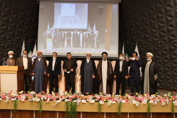 مخاطب محوری در کتب درسی دانشگاه فرهنگیان مورد توجه قرار دارد

 4