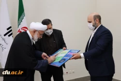 مخاطب محوری در کتب درسی دانشگاه فرهنگیان مورد توجه قرار دارد

 6