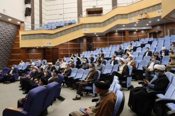 مخاطب محوری در کتب درسی دانشگاه فرهنگیان مورد توجه قرار دارد

 9