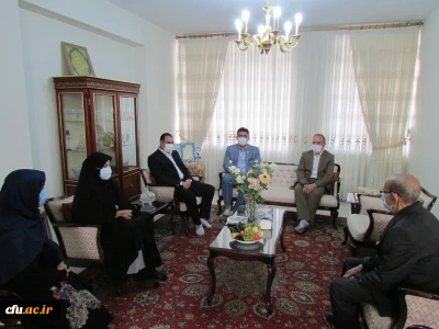 دیدار سرپرست دانشگاه فرهنگیان استان مرکزی با خانواده شهید مدافع سلامت، دکتر غلامحسین نادری
