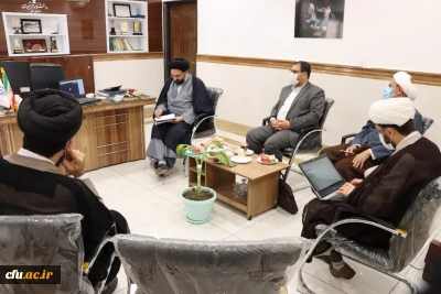 برگزاری جلسه اعضای هیات رئیسه دانشگاه و مسئولین دبیرخانه تعلیم و تربیت و پژوهشگاه حوزه و دانشگاه و مدیریت امور پردیس های استان قم 
