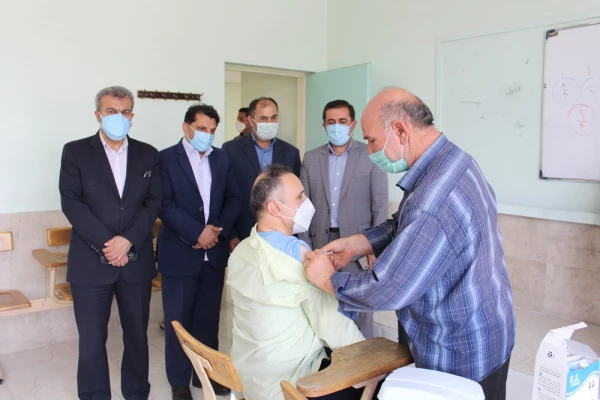 واکسیناسیون کارکنان و اعضای هیات علمی دانشگاه فرهنگیان استان قزوین 3