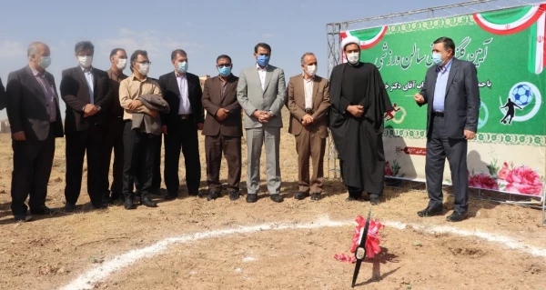 هر کار بزرگ همسایه اراده بزرگ است و پشت سر هر اراده بزرگی دست خداوند مشهود است

 2