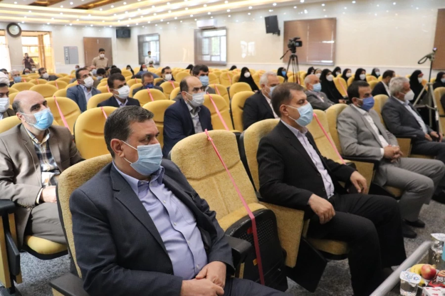 هر کار بزرگ همسایه اراده بزرگ است و پشت سر هر اراده بزرگی دست خداوند مشهود است

 4