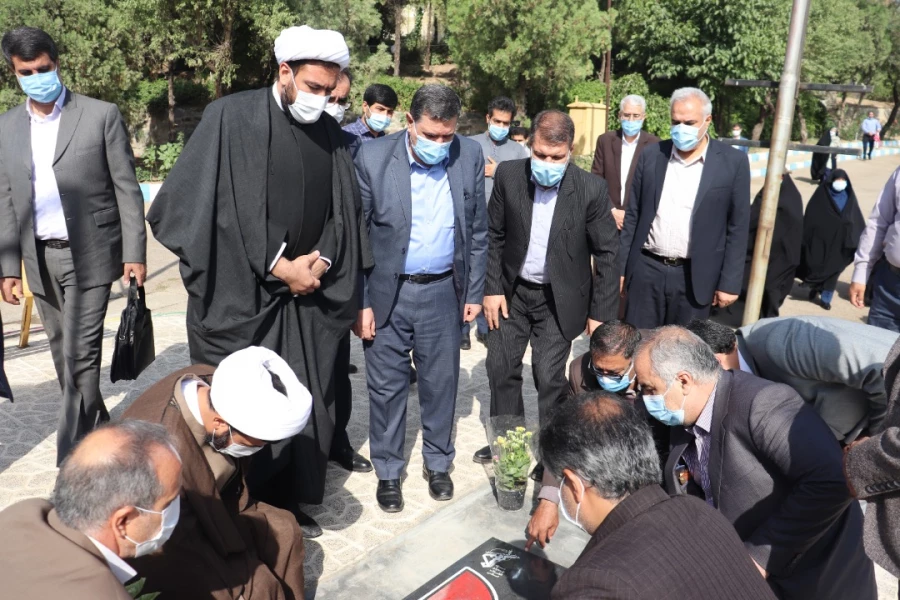 هر کار بزرگ همسایه اراده بزرگ است و پشت سر هر اراده بزرگی دست خداوند مشهود است

 6