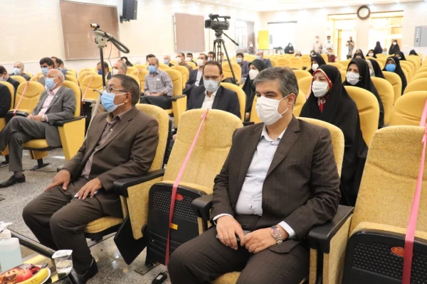 هر کار بزرگ همسایه اراده بزرگ است و پشت سر هر اراده بزرگی دست خداوند مشهود است

 7