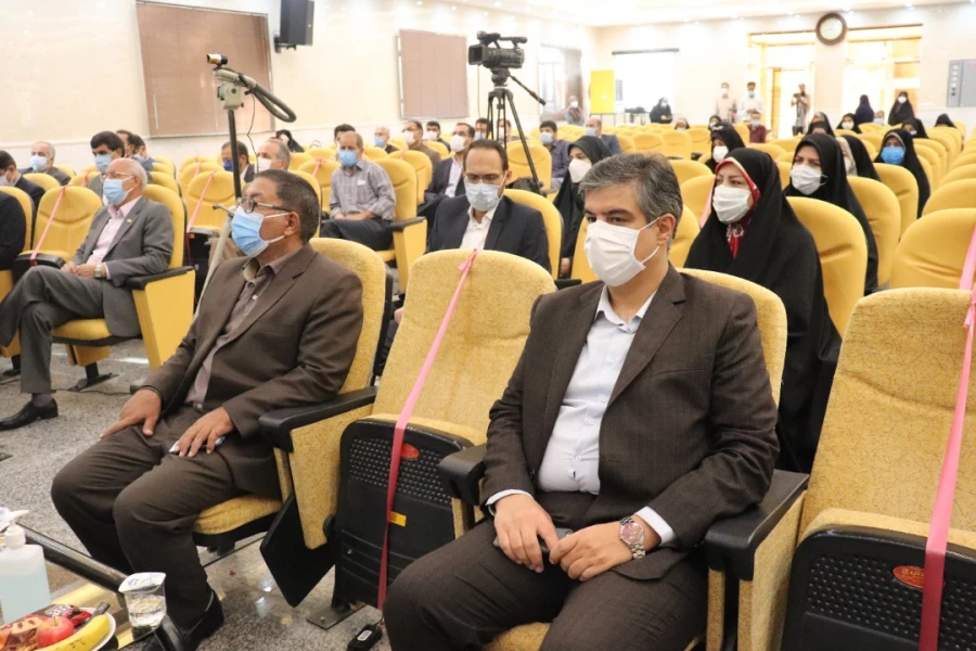 هر کار بزرگ همسایه اراده بزرگ است و پشت سر هر اراده بزرگی دست خداوند مشهود است

 7