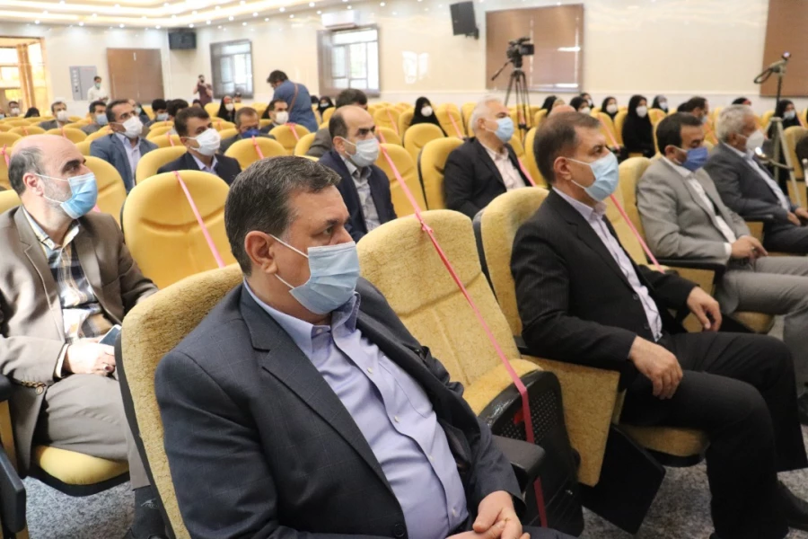 هر کار بزرگ همسایه اراده بزرگ است و پشت سر هر اراده بزرگی دست خداوند مشهود است

 8