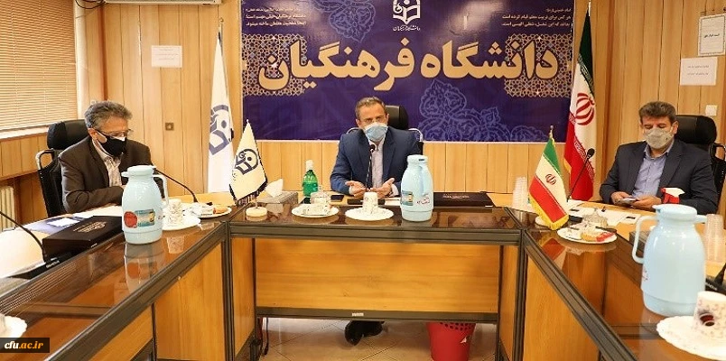 یکی از دستاوردهای مهم دانشگاه فرهنگیان که با همت جمعی صورت گرفته است، در مرأ و منظر مردم قرار گرفتن فعالیت­ های دانشگاه است 2