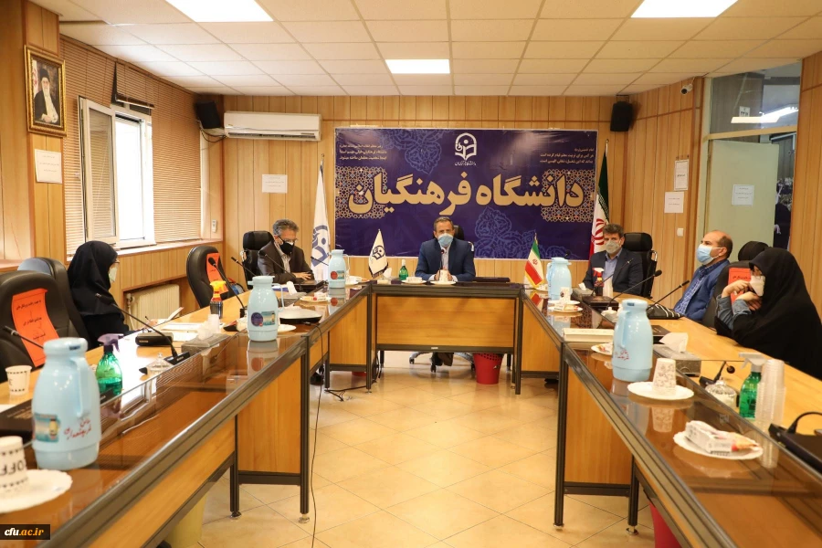 یکی از دستاوردهای مهم دانشگاه فرهنگیان که با همت جمعی صورت گرفته است، در مرأ و منظر مردم قرار گرفتن فعالیت­ های دانشگاه است 3