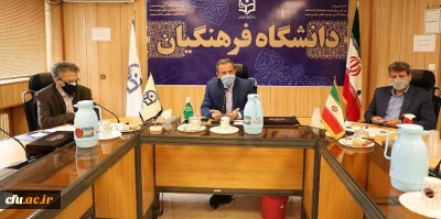  معاون پژوهش و فناوری دانشگاه در دورۀ بالندگی کارشناسان پژوهش، کتابداران و گردانندگان نشریات علمی:

یکی از دستاوردهای مهم دانشگاه فرهنگیان که با همت جمعی صورت گرفته است، در مرأ و منظر مردم قرار گرفتن فعالیت­ های دانشگاه است