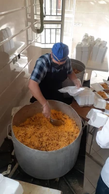 پخت و توزیع غذای نذری توسط دانشگاه فرهنگیان استان مرکزی 4