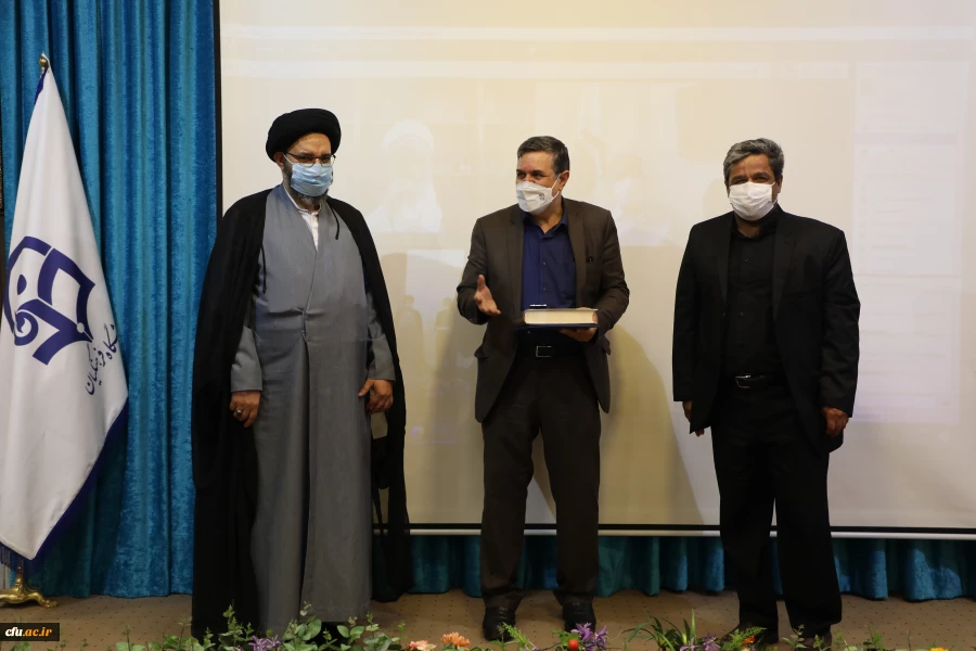 تقدیر قائم مقام ستاد اقامه نماز از رییس دانشگاه فرهنگیان 5