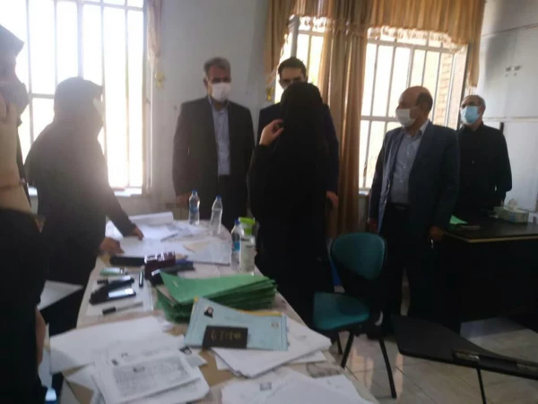 سرپرست دانشگاه فرهنگیان استان لرستان به همراه سرپرست اداره کل آموزش و پرورش استان از مراحل انجام مصاحبه داوطلبان ورود به دانشگاه فرهنگیان بازدید کردند. 3