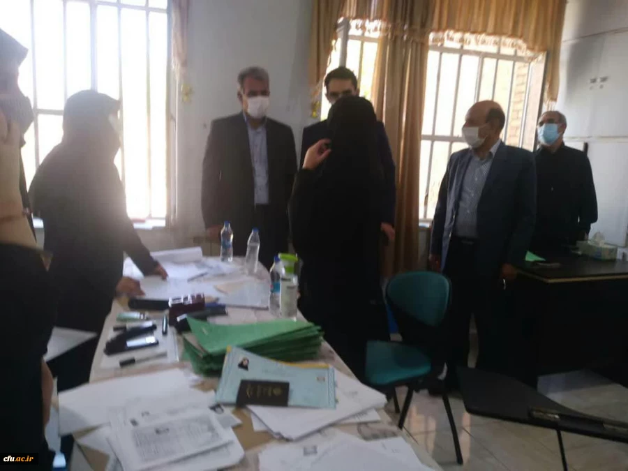 سرپرست دانشگاه فرهنگیان استان لرستان به همراه سرپرست اداره کل آموزش و پرورش استان از مراحل انجام مصاحبه داوطلبان ورود به دانشگاه فرهنگیان بازدید کردند. 3