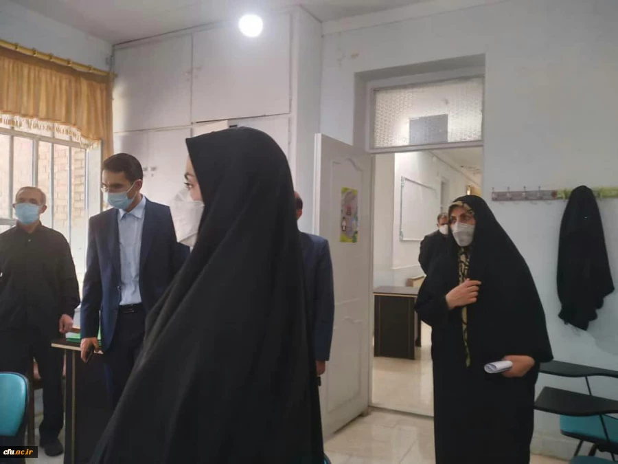سرپرست دانشگاه فرهنگیان استان لرستان به همراه سرپرست اداره کل آموزش و پرورش استان از مراحل انجام مصاحبه داوطلبان ورود به دانشگاه فرهنگیان بازدید کردند. 4