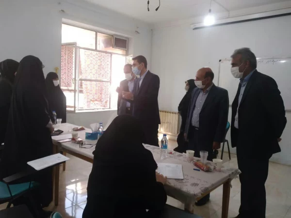 سرپرست دانشگاه فرهنگیان استان لرستان به همراه سرپرست اداره کل آموزش و پرورش استان از مراحل انجام مصاحبه داوطلبان ورود به دانشگاه فرهنگیان بازدید کردند. 6