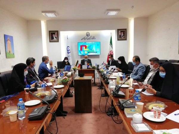 مرجعیت، معیشت و منزلت معلمین سه مولفه مهم مقام معلم می باشد
 4