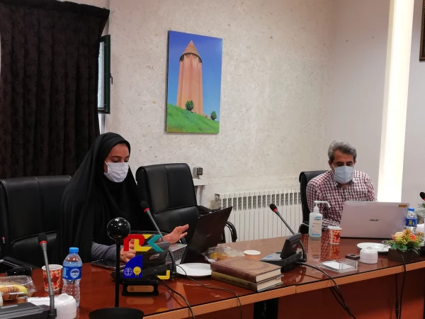 مرجعیت، معیشت و منزلت معلمین سه مولفه مهم مقام معلم می باشد
 5