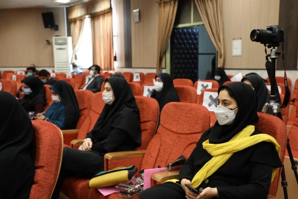 معلم حجت دانش آموز است 6