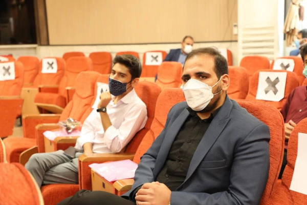 معلم حجت دانش آموز است 9