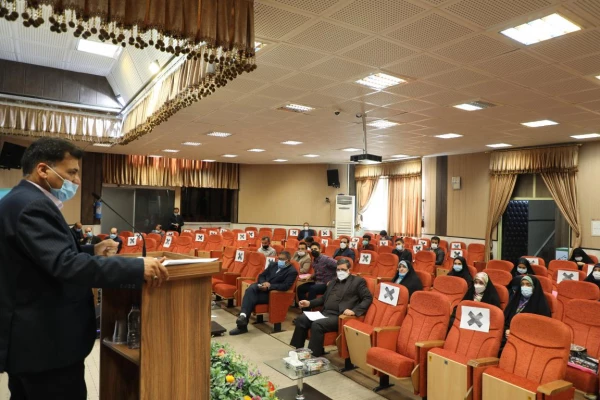 معلم حجت دانش آموز است 11