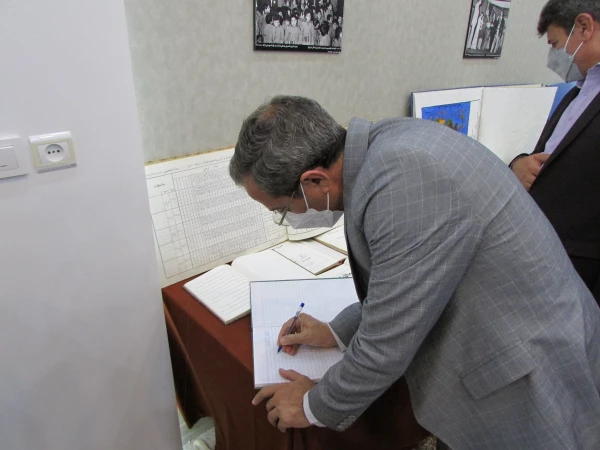 موزه اسناد و مفاخر تربیت معلم استان مرکزی افتتاح شد 5