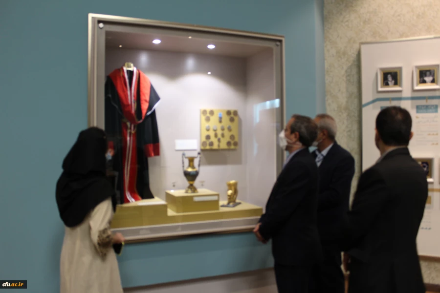 بازدید معاون پژوهش و فناوری دانشگاه فرهنگیان کشور از موزه دانشگاه فردوسی مشهد 3