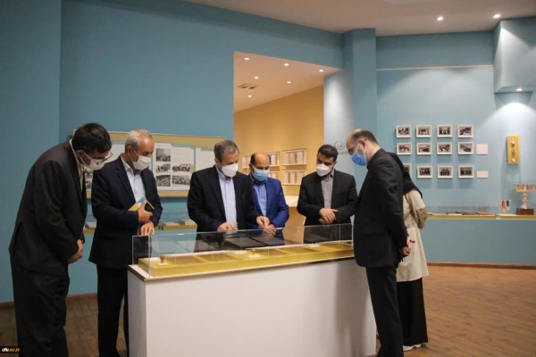 بازدید معاون پژوهش و فناوری دانشگاه فرهنگیان از موزه دانشگاه فردوسی مشهد
 7